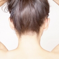 後ろ姿も美人♪浴衣やアップヘアで気になるうなじの毛をスッキリきれいに脱毛！